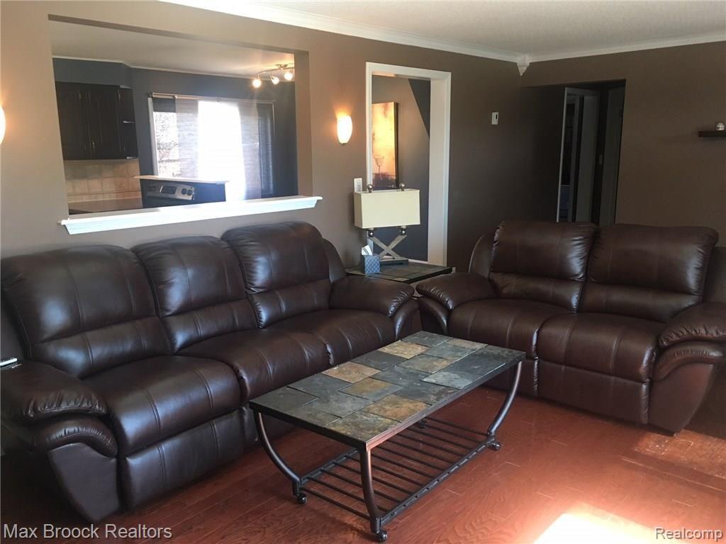 1600 Grace Avenue Rochester Hills, MI 48309 - Photo 3 of 17