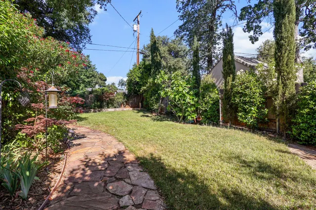 $425,000 | 3428 Adams Lane, Redding, CA 96002