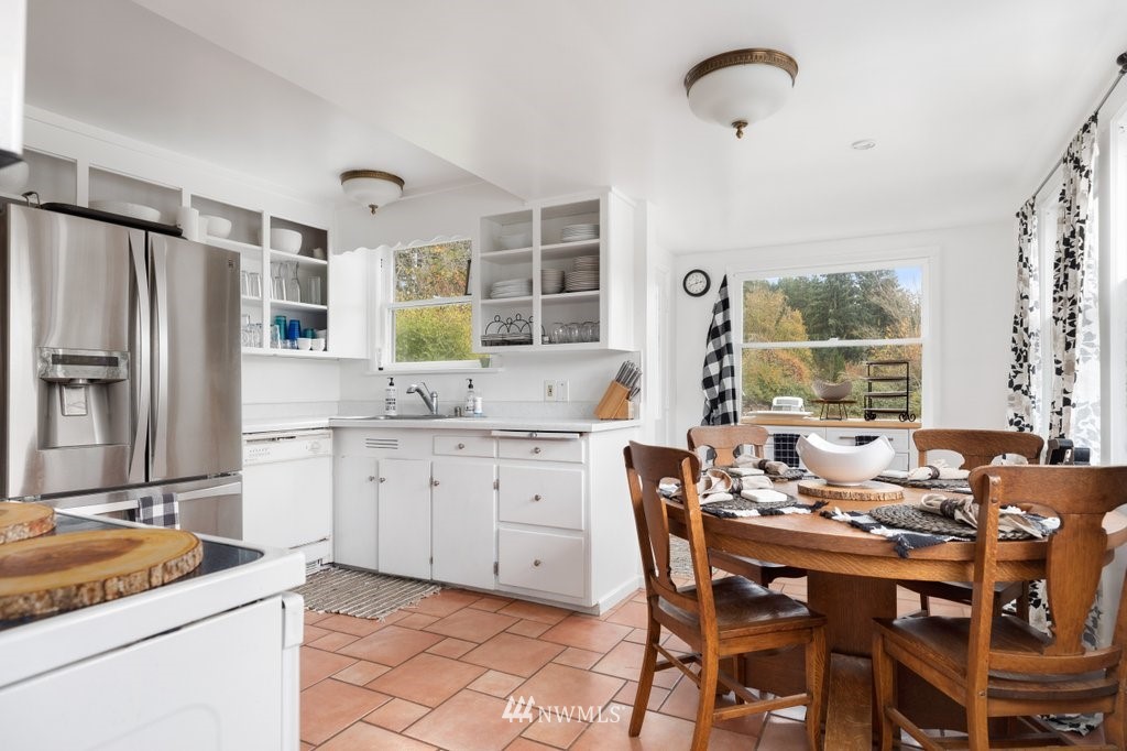5128 Bayview Road Langley, WA 98260 - Photo 12 of 32 Gallery Image 12