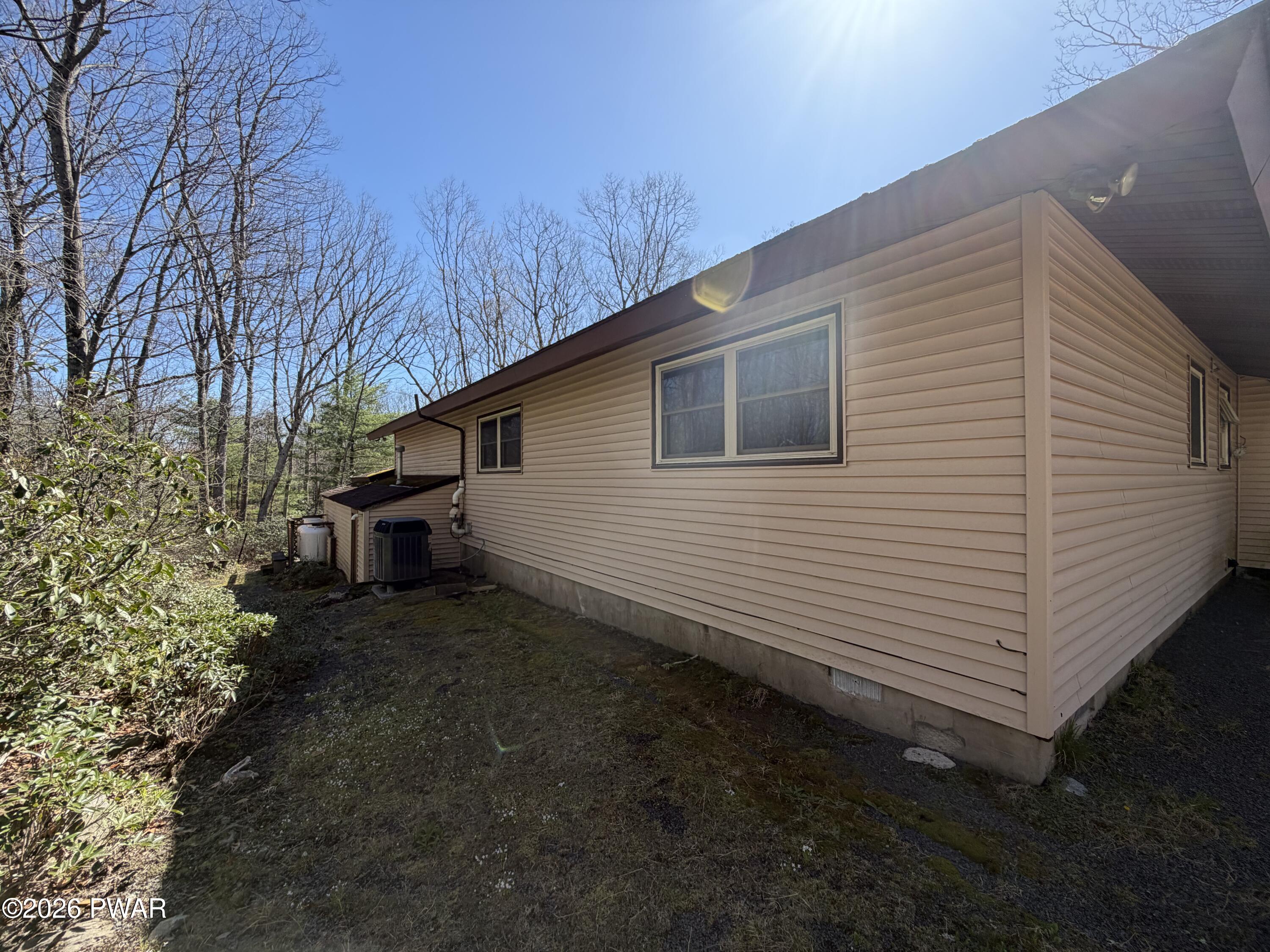 432 Maple Ridge Drive Hawley, PA 18428 - Photo 8 of 32 IMG_0589