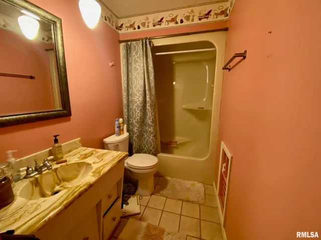 $115,000 | 204 East Hamilton Street, Energy, IL 62933