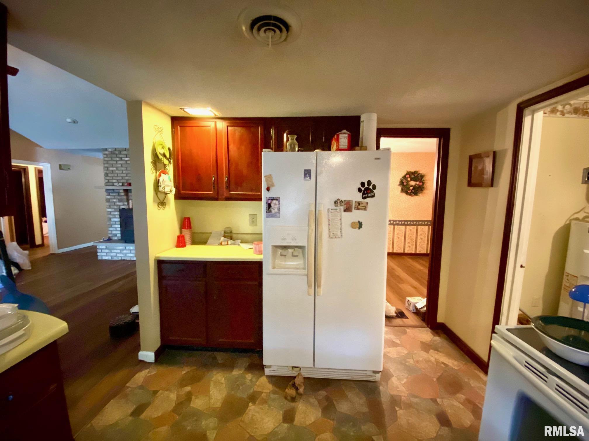 204 East Hamilton Street Energy, IL 62933 - Photo 8 of 17