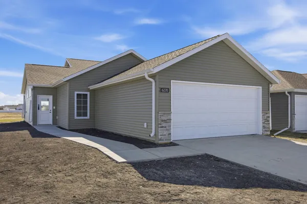 $433,861 | 6270 21st Street South, Fargo, ND 58104
