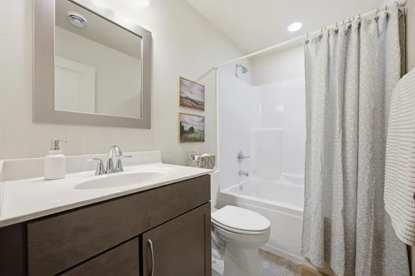 $433,861 | 6270 21st Street South, Fargo, ND 58104