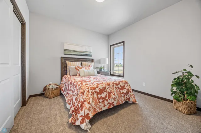 $433,861 | 6270 21st Street South, Fargo, ND 58104