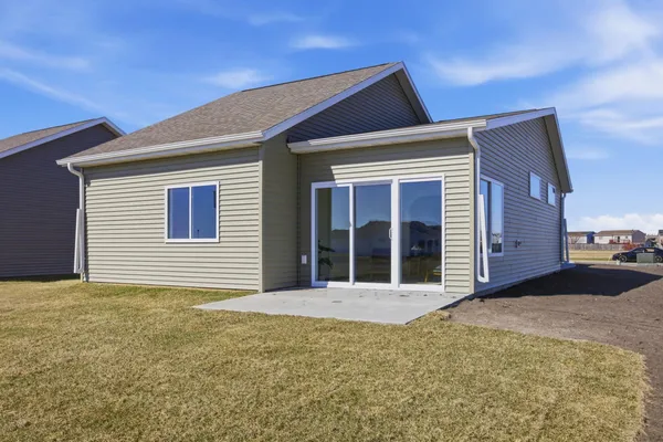 $433,861 | 6270 21st Street South, Fargo, ND 58104