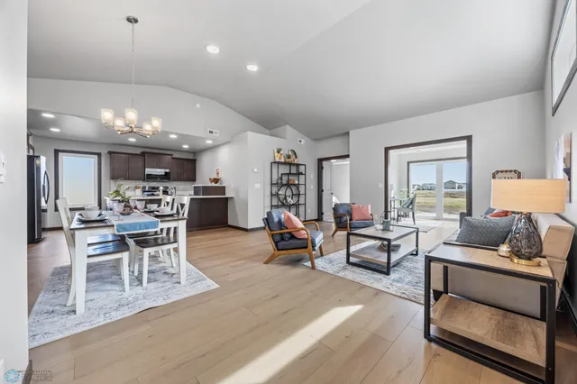 $433,861 | 6270 21st Street South, Fargo, ND 58104