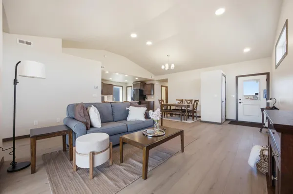 $433,861 | 6270 21st Street South, Fargo, ND 58104