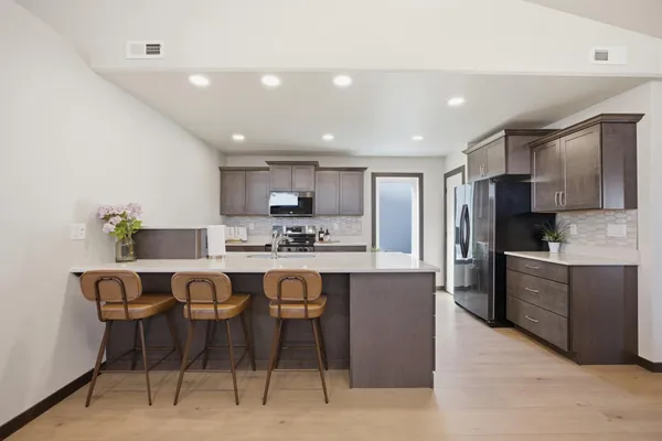 $433,861 | 6270 21st Street South, Fargo, ND 58104