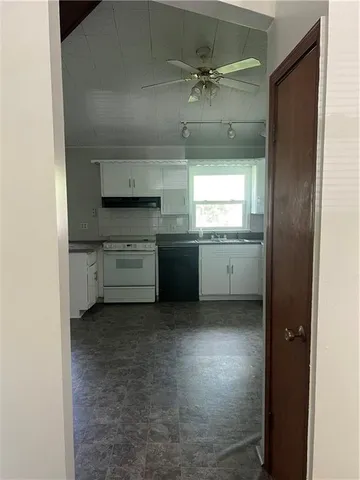 $497,500 | 133 North White Drive, Gardner, KS 66030