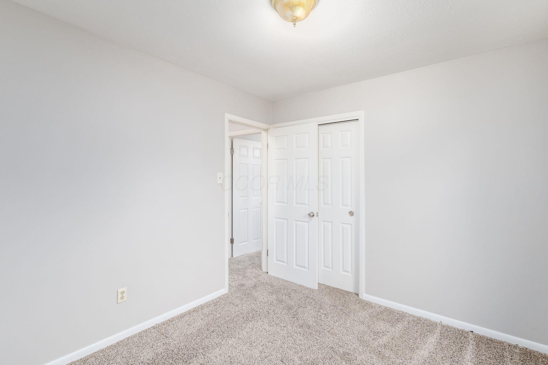 1082 Bernard Road Columbus, OH 43221 - Photo 20 of 35 Bedroom 2