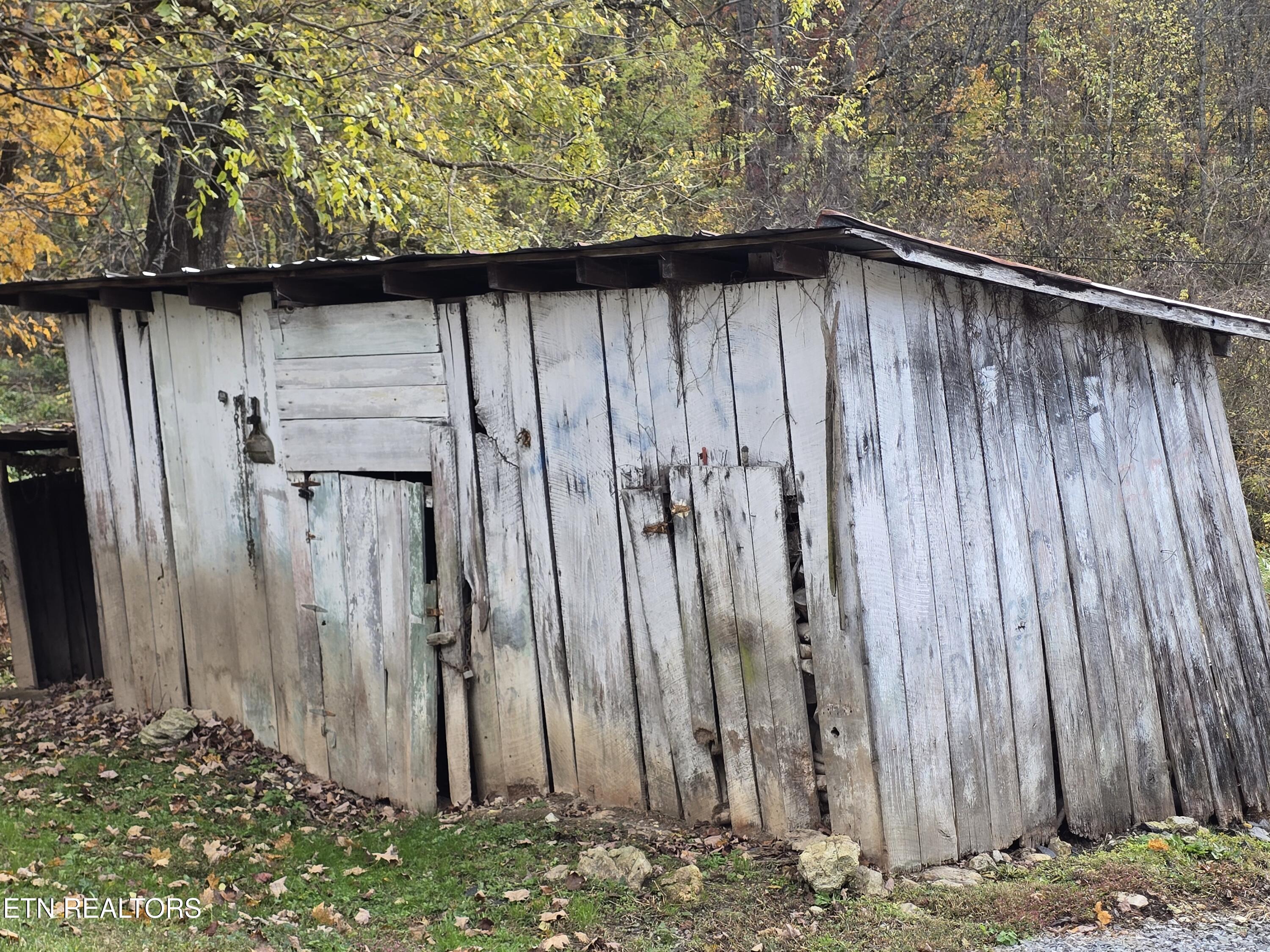 227 Elihu Road Sneedville, TN 37869 - Photo 14 of 30 20251101_142848