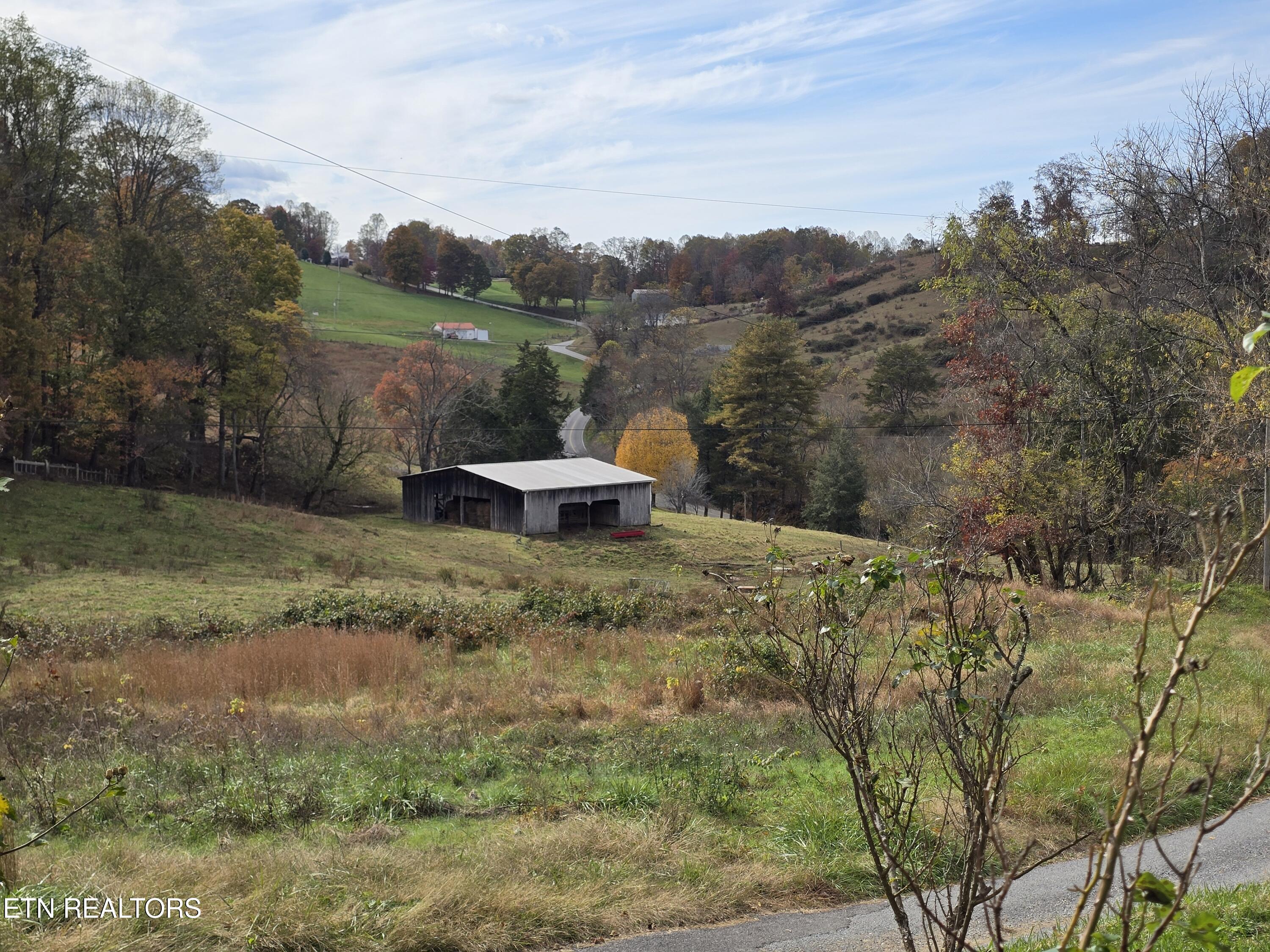 227 Elihu Road Sneedville, TN 37869 - Photo 5 of 30 20251101_142109