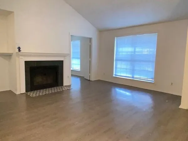 $1,895 | 2929 Hilltop Drive, Euless, TX 76039