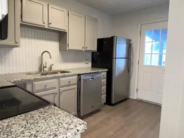 $1,895 | 2929 Hilltop Drive, Euless, TX 76039