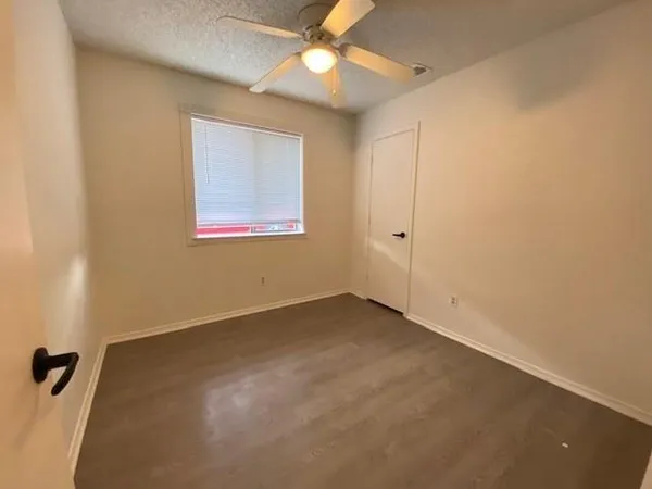 $1,895 | 2929 Hilltop Drive, Euless, TX 76039