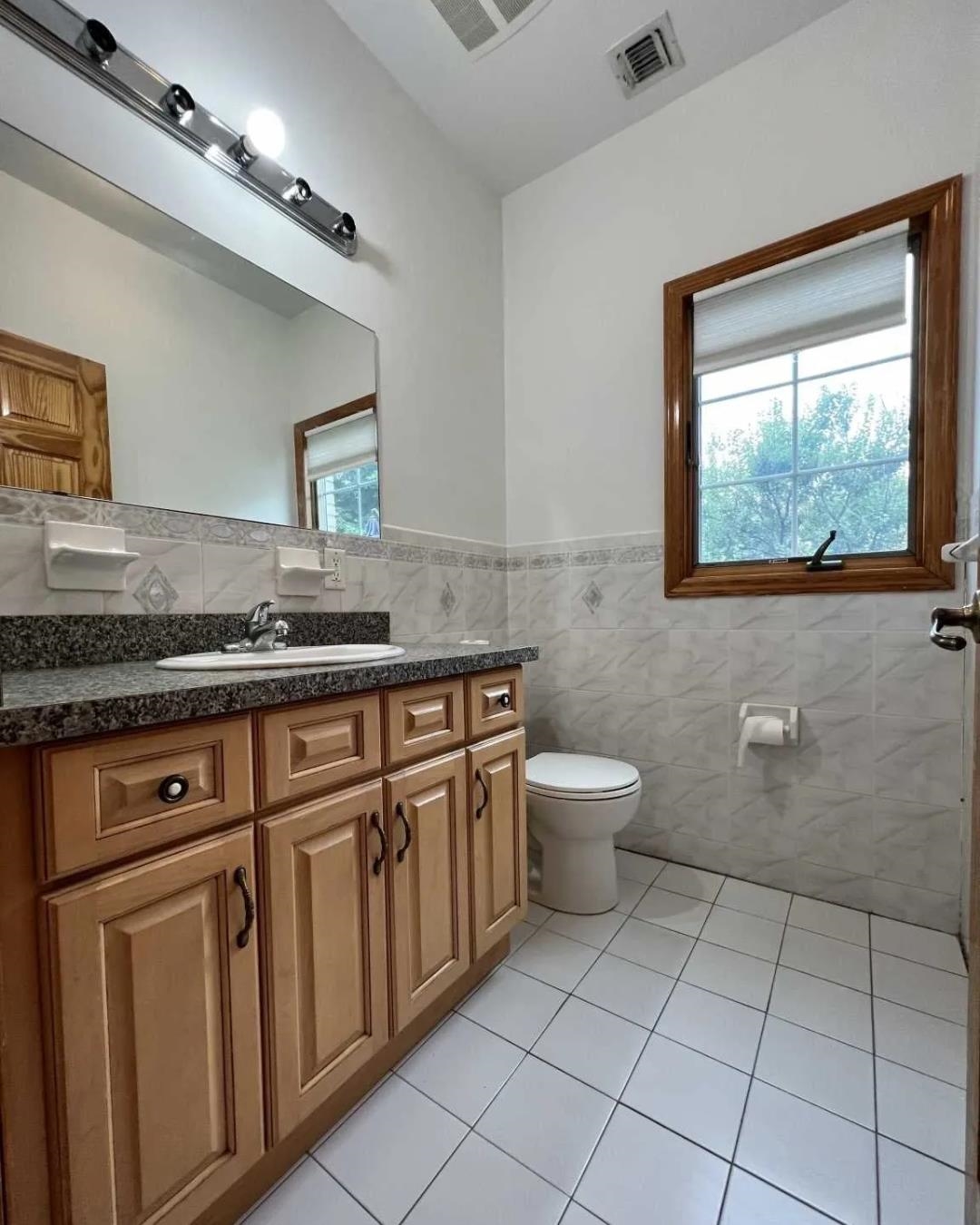 367 Morse Avenue, Unit 2 Ridgefield, NJ 07657 - Photo 5 of 12