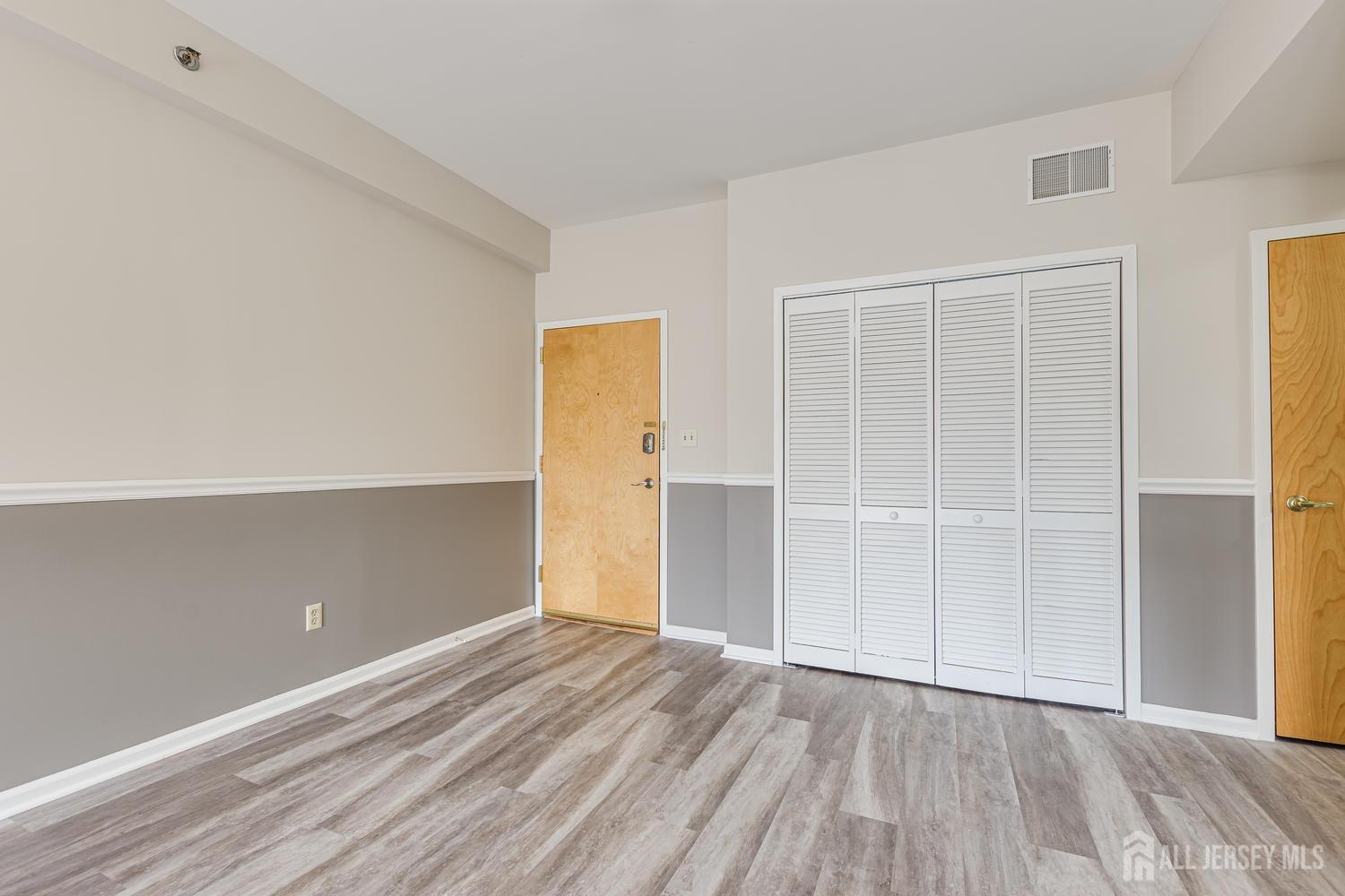 160 Durham Avenue, Unit 305 Metuchen, NJ 08840 - Photo 5 of 31