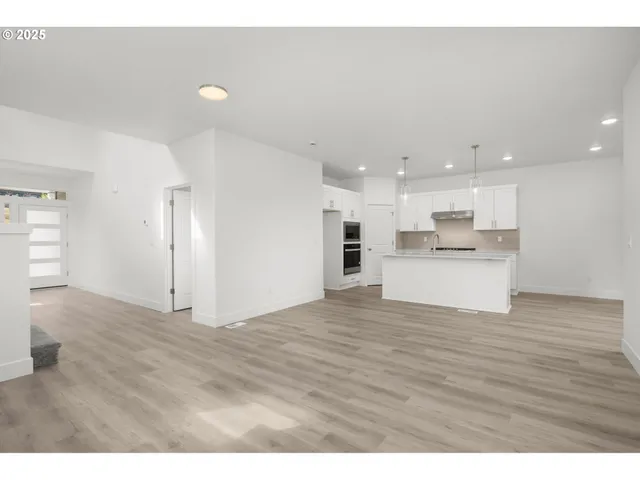 $719,500 | 18901 Southwest Northridge Court, Unit LOT 7, Beaverton, OR 97007