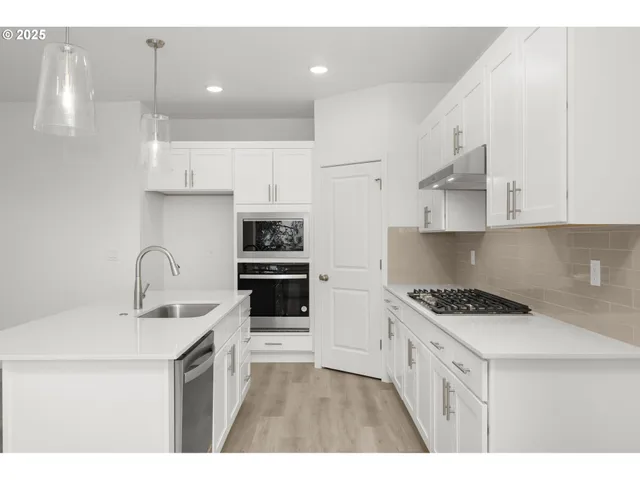 $719,500 | 18901 Southwest Northridge Court, Unit LOT 7, Beaverton, OR 97007