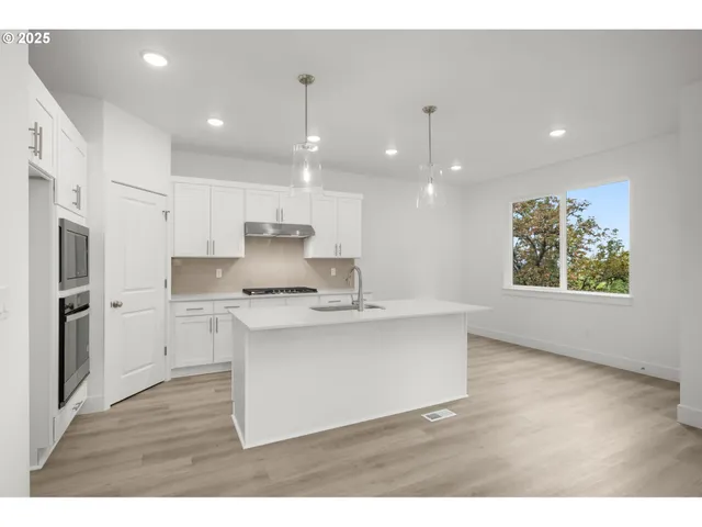 $719,500 | 18901 Southwest Northridge Court, Unit LOT 7, Beaverton, OR 97007