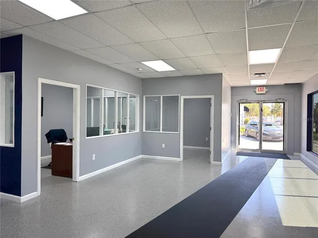 a view of livingroom with furniture