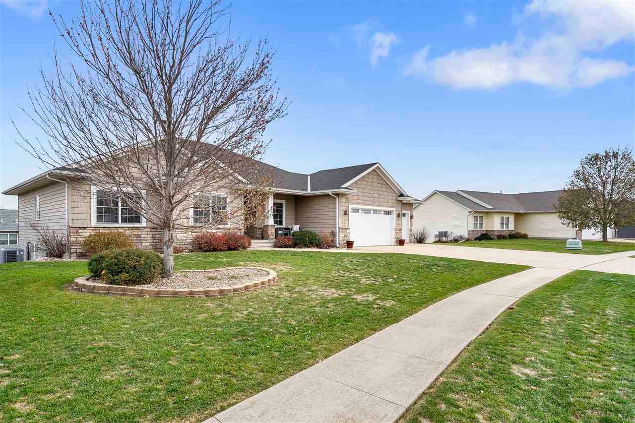 6703 Harrison Road Southwest Cedar Rapids, IA 52404 - Photo 4 of 55 Gallery Image 4