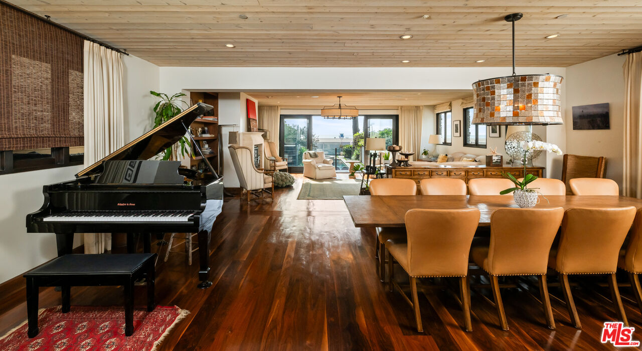 964 Palisades Beach Road Santa Monica, CA 90403 - Photo 12 of 58