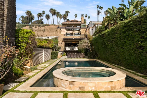 a house view with a outdoor space