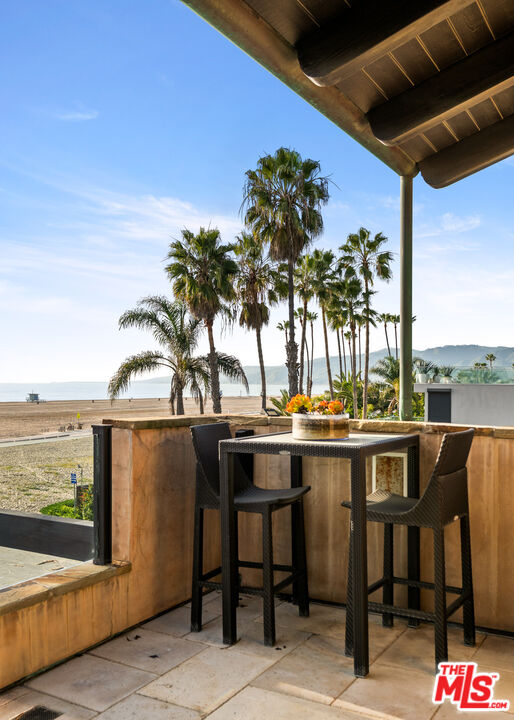 964 Palisades Beach Road Santa Monica, CA 90403 - Photo 23 of 58