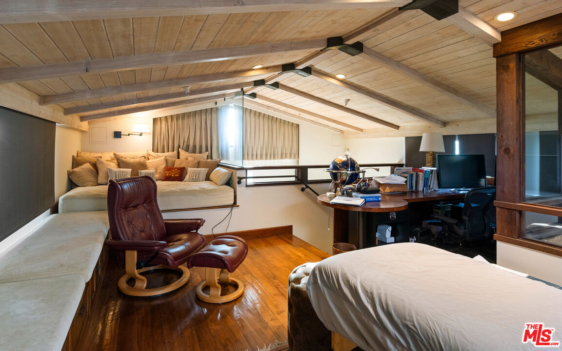 964 Palisades Beach Road Santa Monica, CA 90403 - Photo 26 of 58