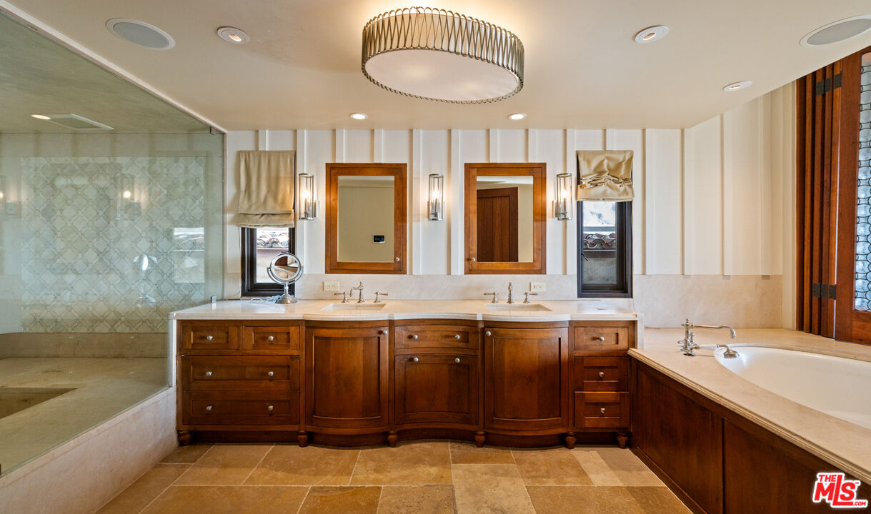 964 Palisades Beach Road Santa Monica, CA 90403 - Photo 28 of 58