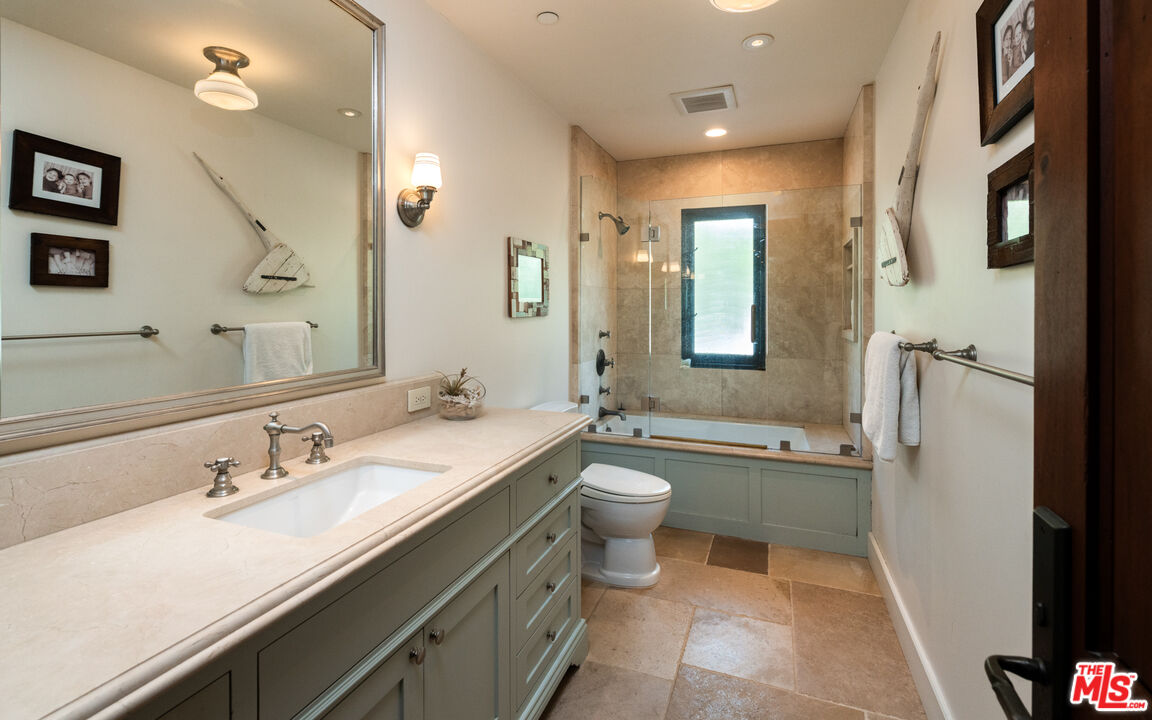 964 Palisades Beach Road Santa Monica, CA 90403 - Photo 35 of 58