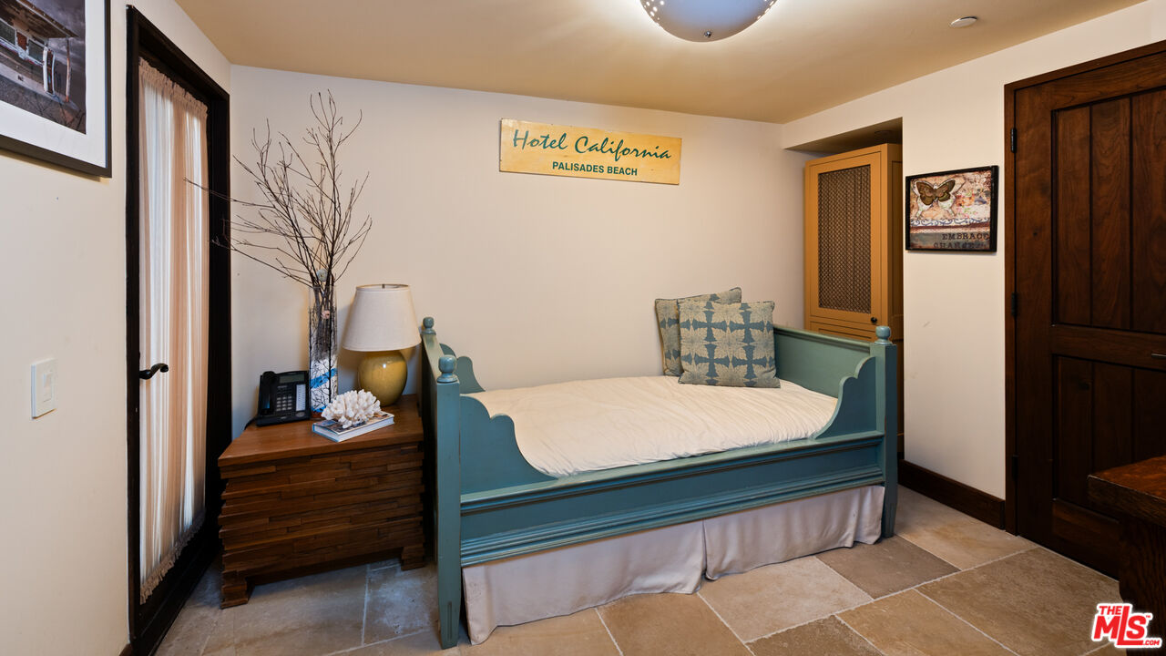 964 Palisades Beach Road Santa Monica, CA 90403 - Photo 42 of 58