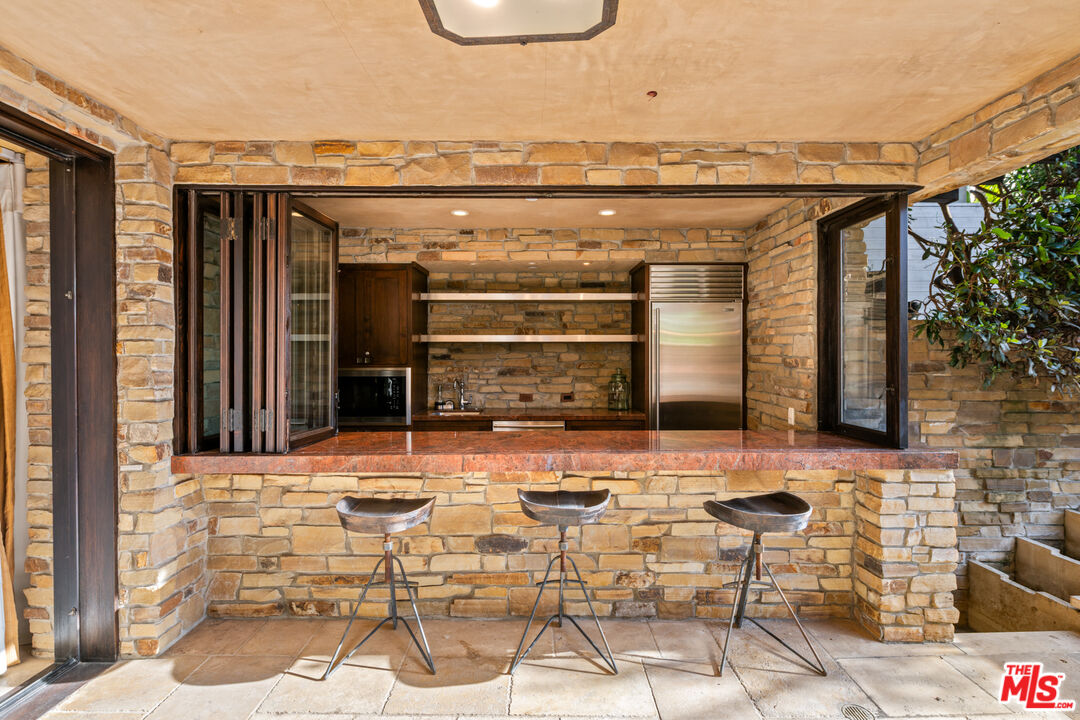 964 Palisades Beach Road Santa Monica, CA 90403 - Photo 47 of 58