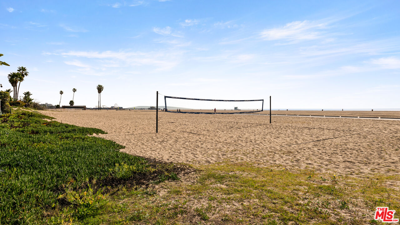 964 Palisades Beach Road Santa Monica, CA 90403 - Photo 49 of 58