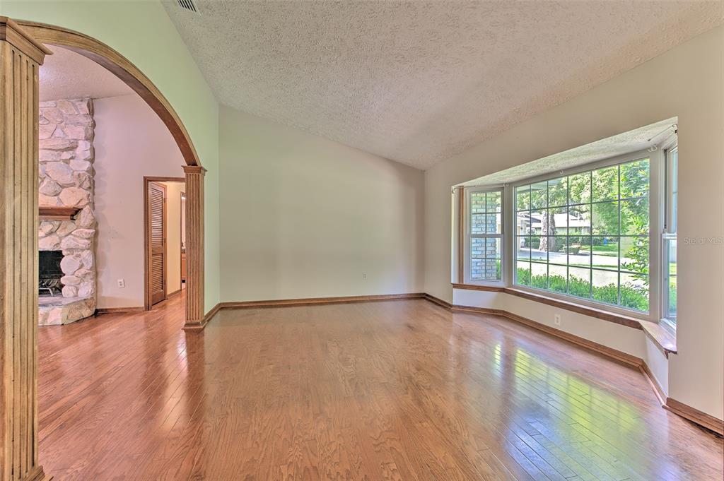 2102 Whitlock Place Dover, FL 33527 - Photo 7 of 45