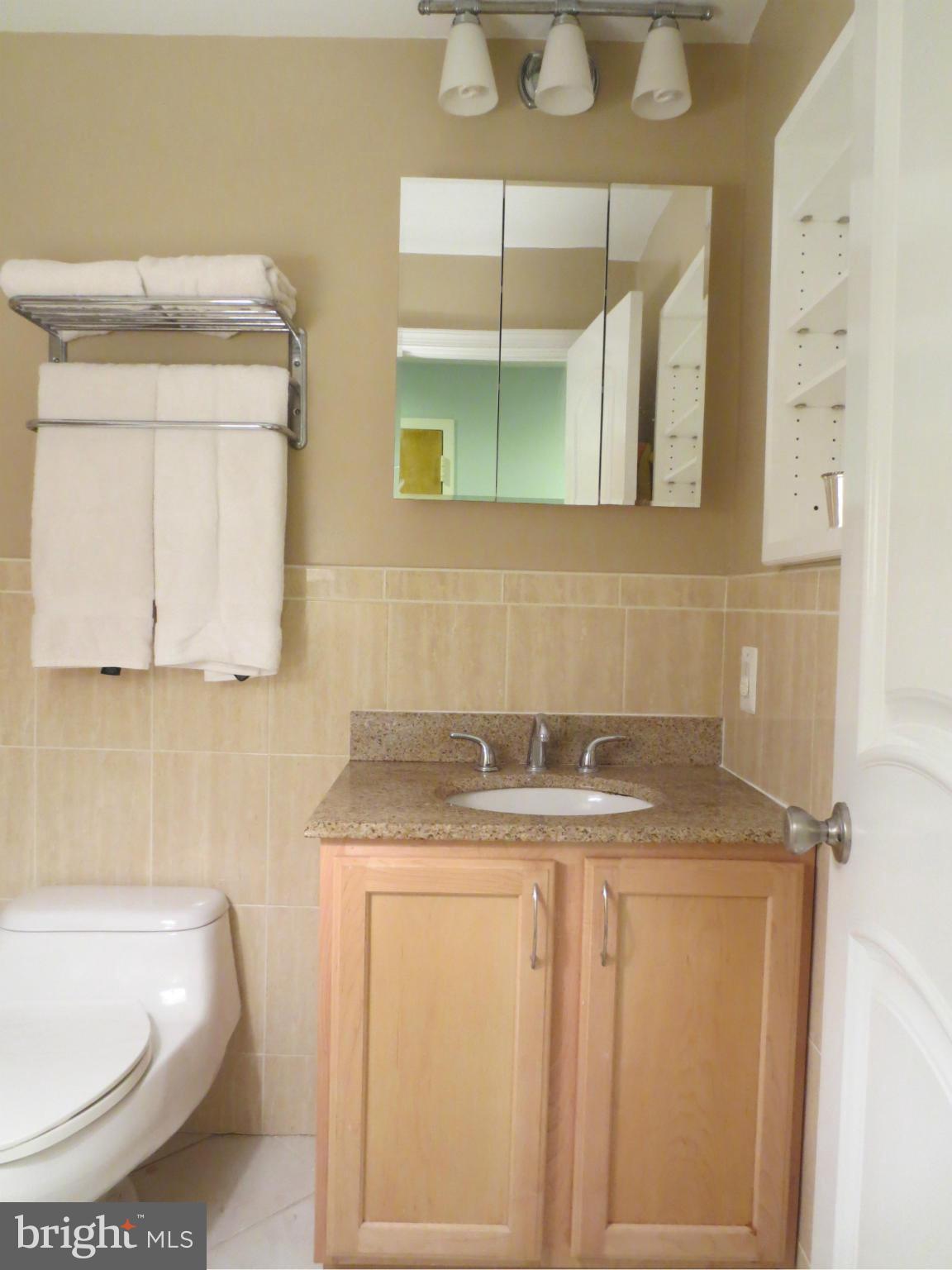 1437 Spring Road Northwest, Unit 15 Washington, DC 20010 - Photo 17 of 21 Bath