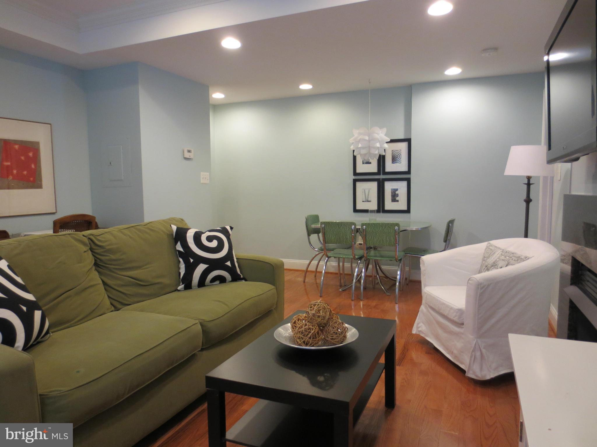 1437 Spring Road Northwest, Unit 15 Washington, DC 20010 - Photo 8 of 21 Living Room