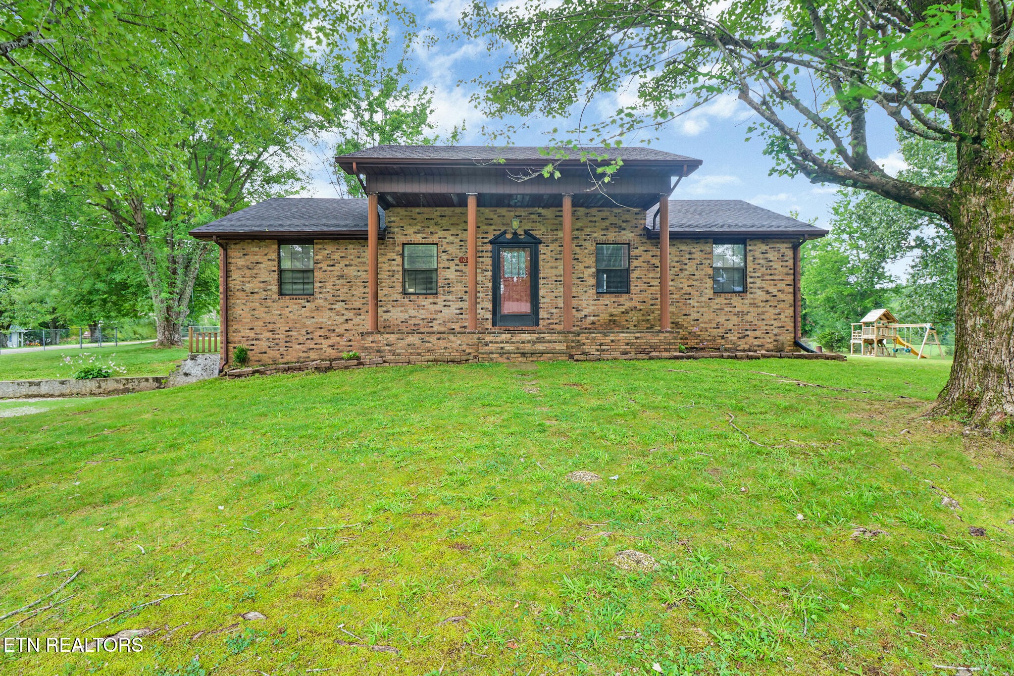 1049 Lincoln Road Jamestown, TN 38556 - Photo 1 of 32 Gallery Image 1