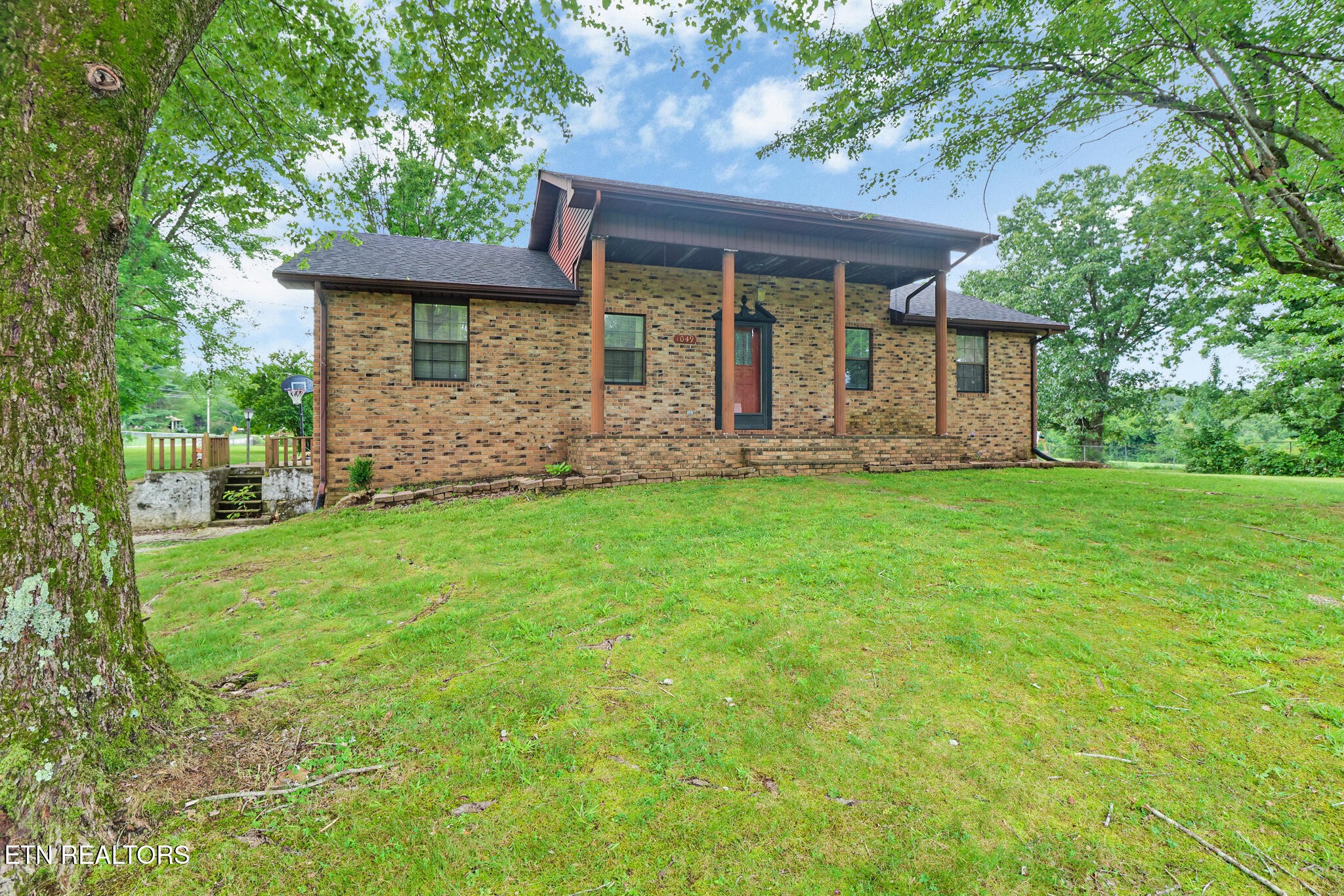 1049 Lincoln Road Jamestown, TN 38556 - Photo 3 of 32 Gallery Image 3