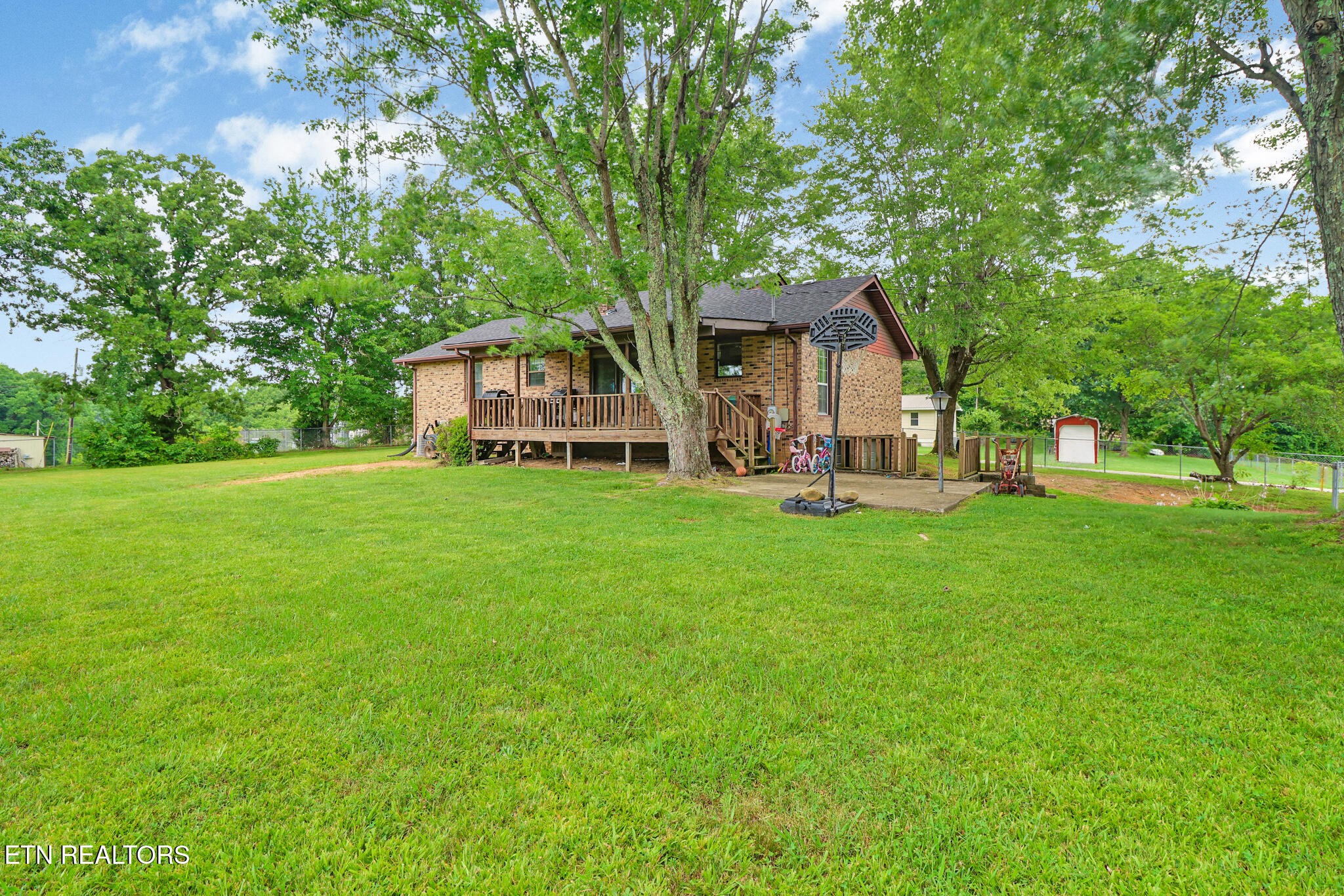 1049 Lincoln Road Jamestown, TN 38556 - Photo 5 of 32 Gallery Image 5