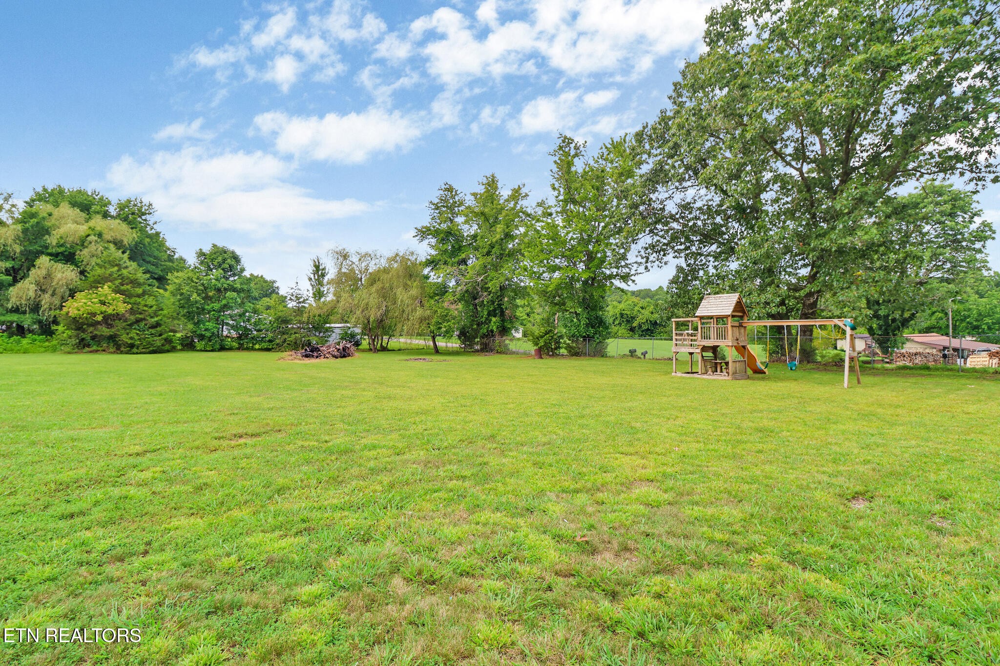 1049 Lincoln Road Jamestown, TN 38556 - Photo 7 of 32 Gallery Image 7
