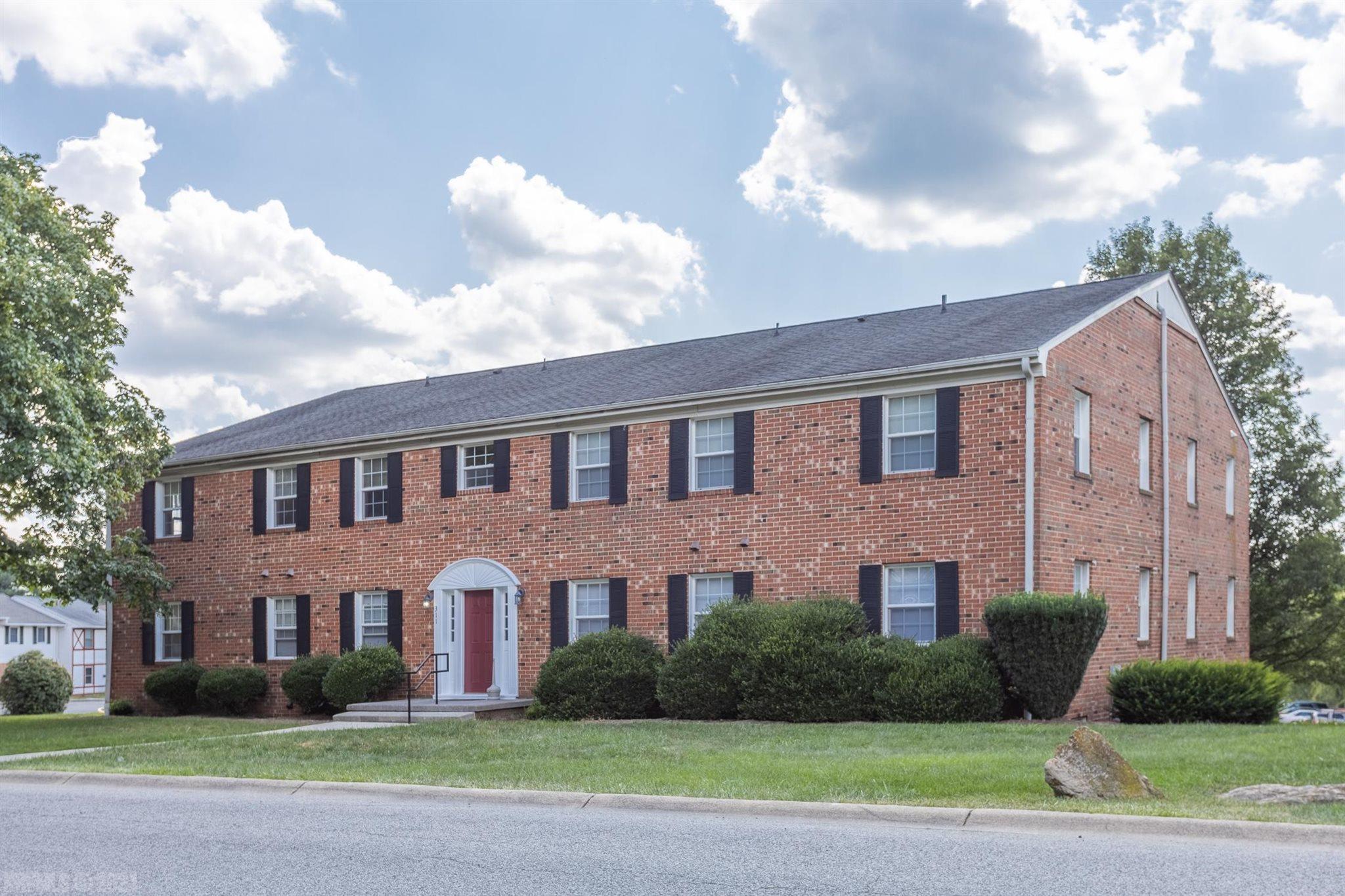 311 Loudon Road, Unit 332 Blacksburg, VA 24060 - Photo 1 of 16 Gallery Image 1