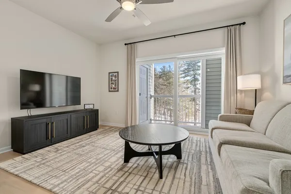 $3,000 | 280 Martins Landing, Unit 312, North Reading, MA 01864