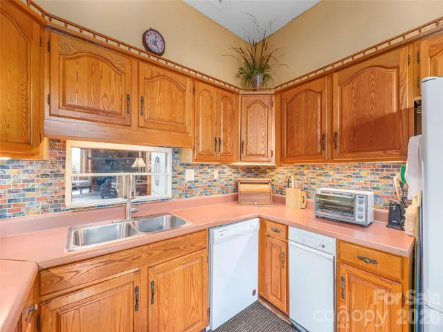 $325,000 | 234 Sams Trail, Waynesville, NC 28786