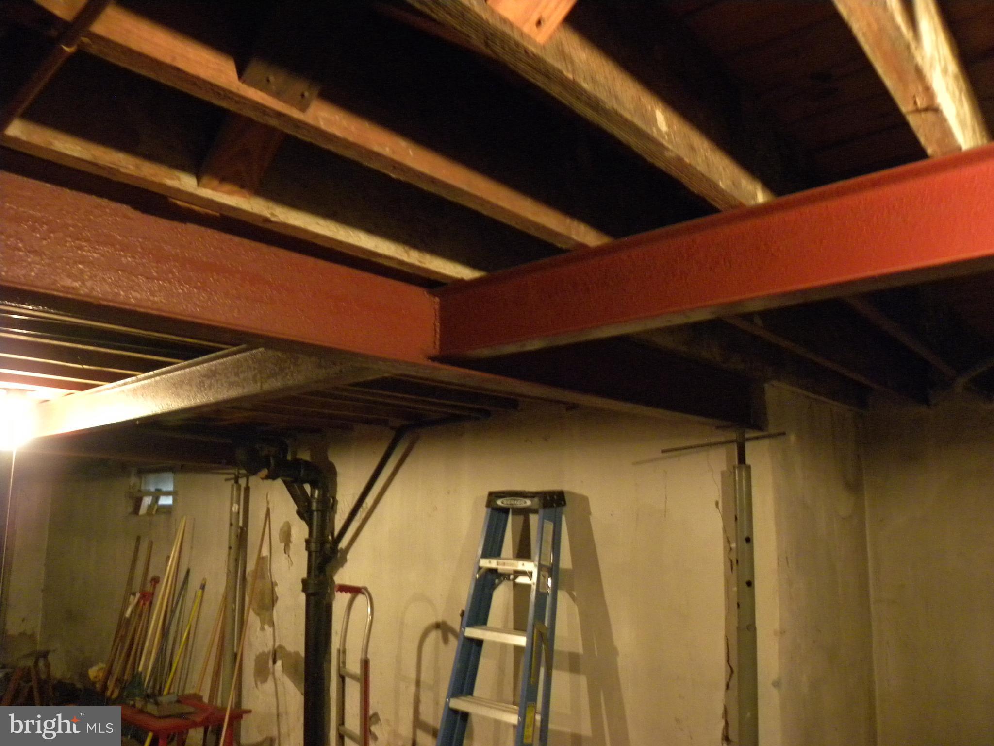 3511 Cloverfield Road Harrisburg, PA 17109 - Photo 23 of 24 Steel I beam constr.