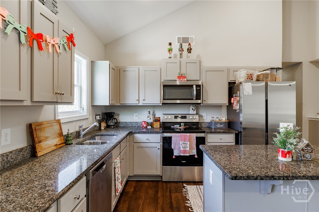 141 Misty Grove Lane Eatonton, GA 31024 - Photo 8 of 46 Kitchen - View 2