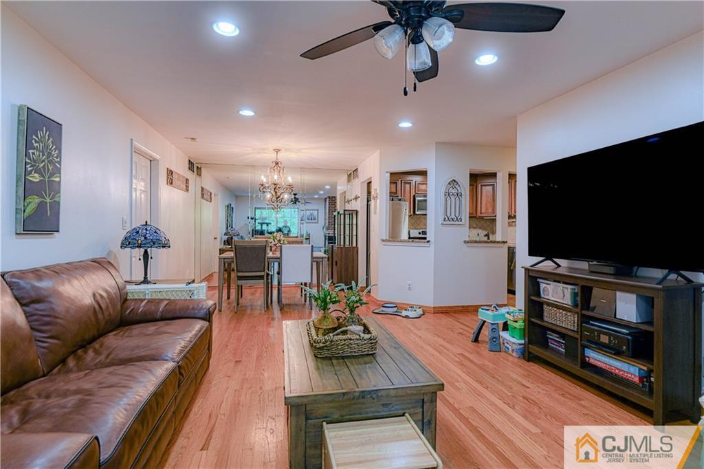 211 Raintree Court, Unit 211 Helmetta, NJ 08828 - Photo 12 of 38