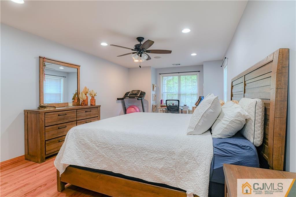 211 Raintree Court, Unit 211 Helmetta, NJ 08828 - Photo 18 of 38